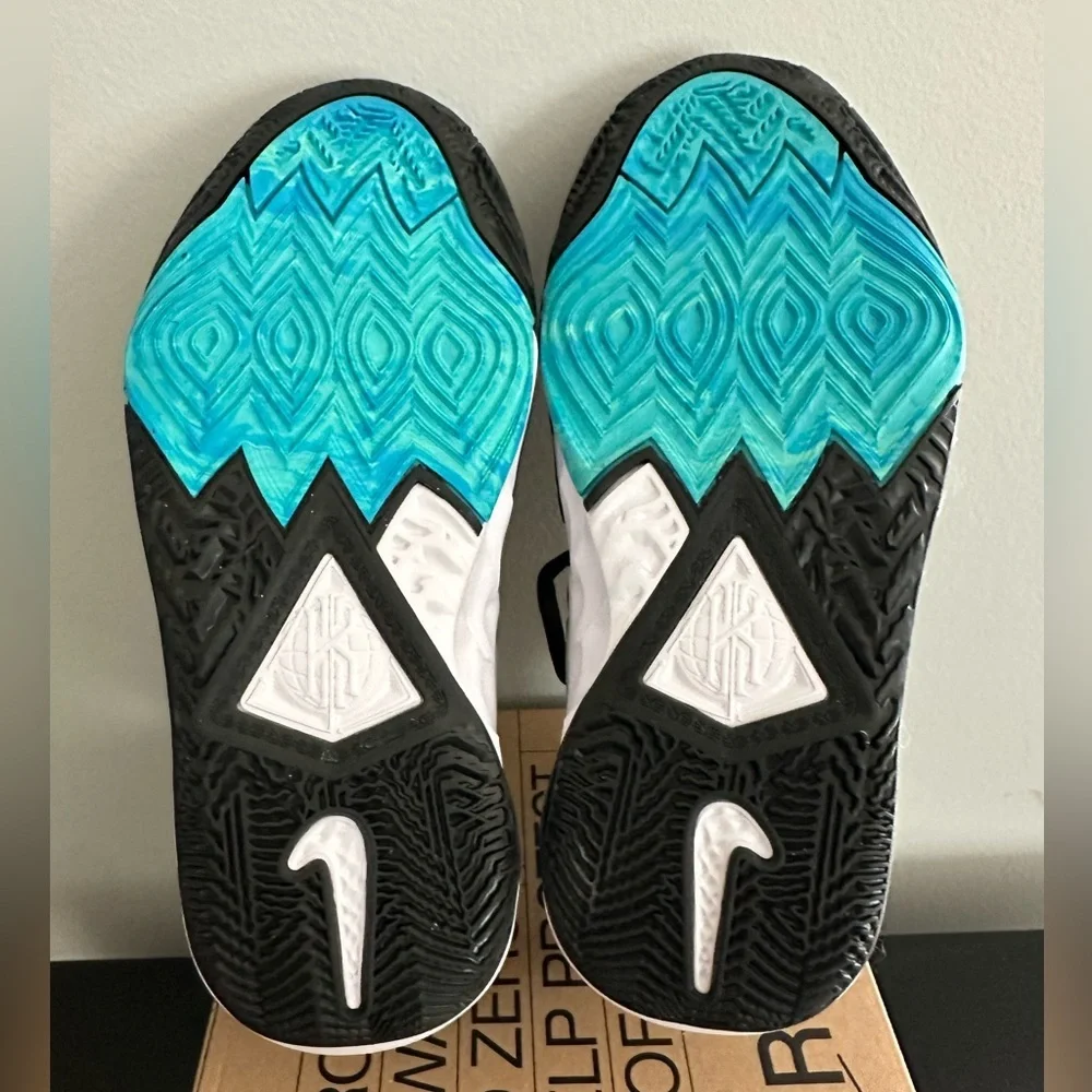 Nike Kyrie 8 GO GS  - Size 5Y – Orca  DQ8076-001 - NEW